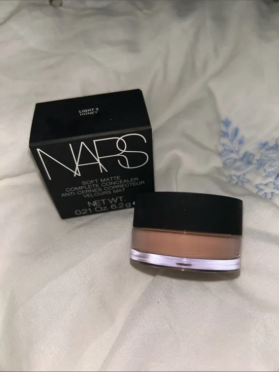 NARS Soft Matte Complete Concealer - Light 3 Honey (Warm Beige)