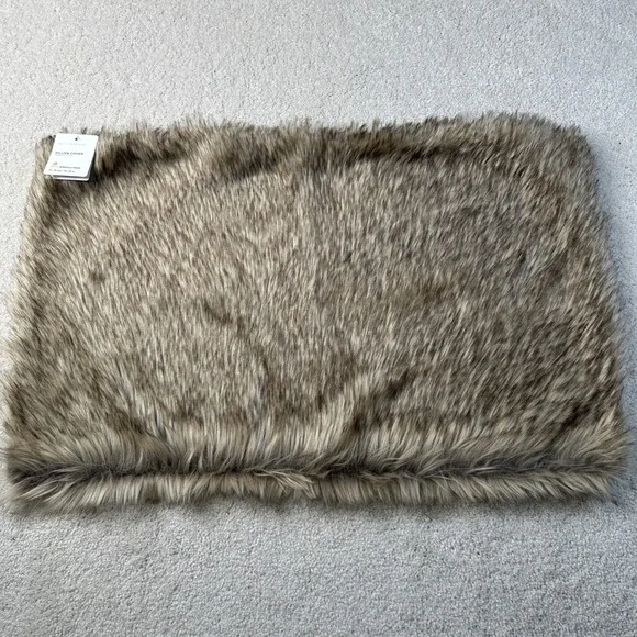 Pottery Barn Pillow‎ Cover Nottingham Plaid Faux Fur Lumbar 16