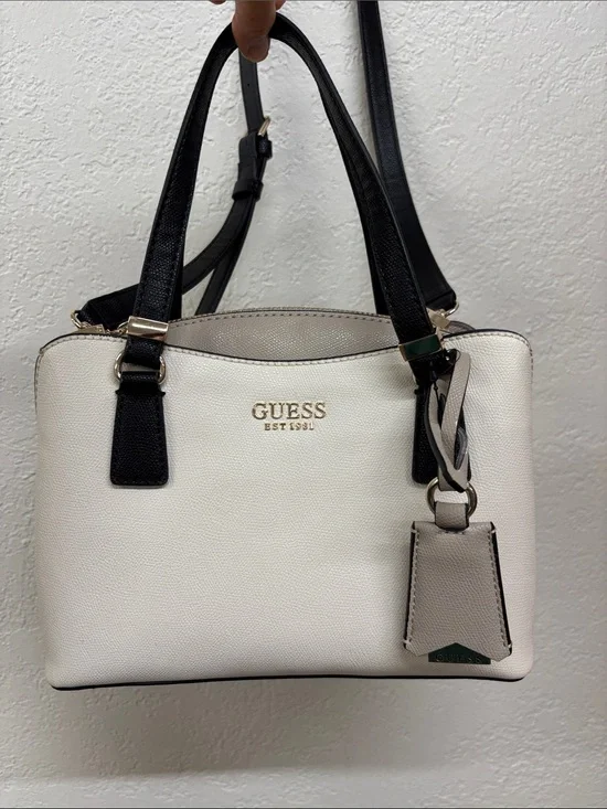 GUESS lyndi small girlfriend satchel bag cream beige