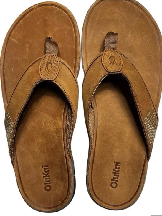 Like New! OluKai Tuahine Sandals Waterproof Leather Flip Flops Brown Mens 12