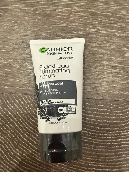 NWT Garnier SkinActive Blackhead Eliminating Scrub with Charcoal 5 fl oz