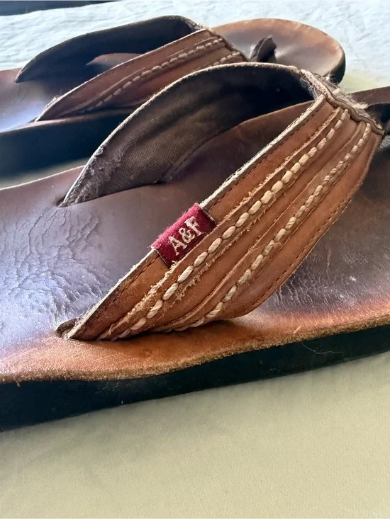 Abercrombie & Fitch Brown Leather Thong Sandals with Red Logo Tab