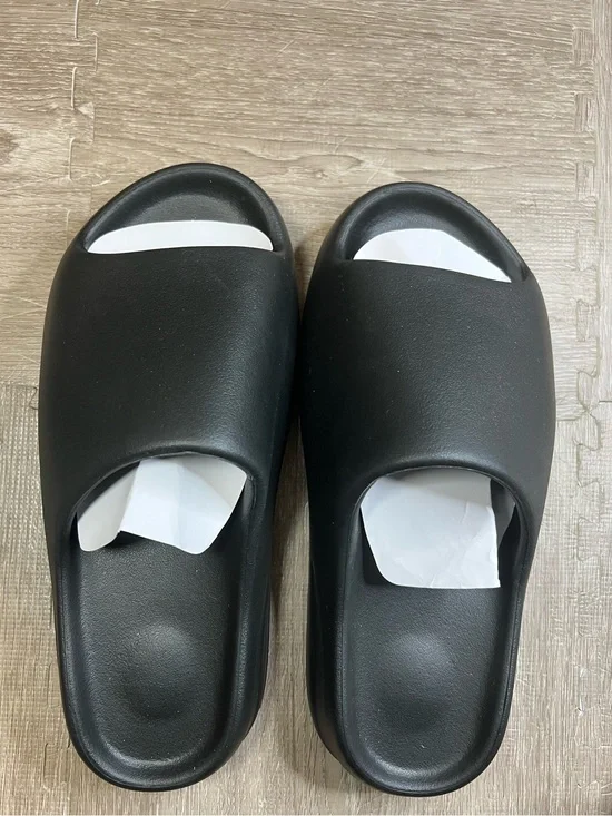 YZY YS-01 Slide SZ 10 Men’s Comfort Sandals Brand New Black YEEZY Fast Shipping
