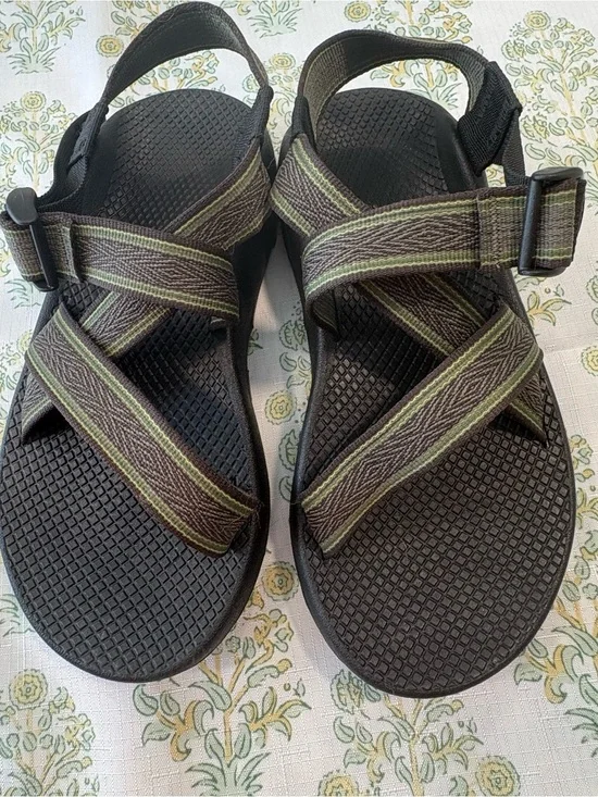 Chaco Sandals in Brown & Green M7 never worn