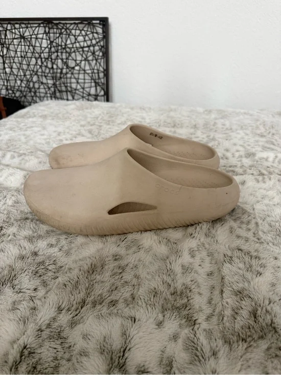 CROCS Slip-On Clog Mule in Beige Taupe