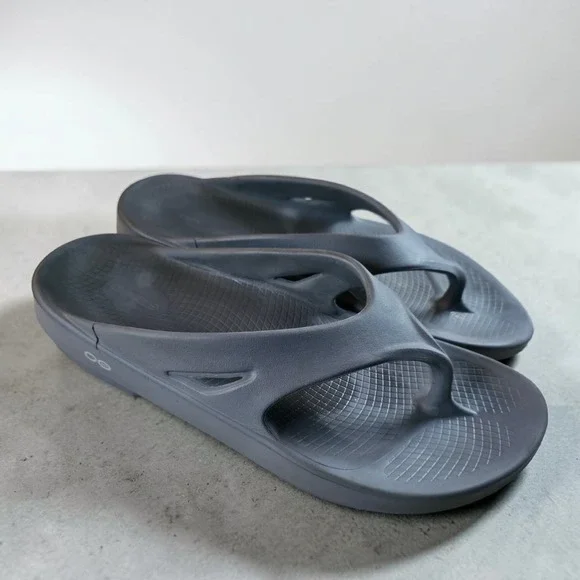 OOFOS Mens Size 13‎ Gray Sandals Slides Flip Flops Thong Beach