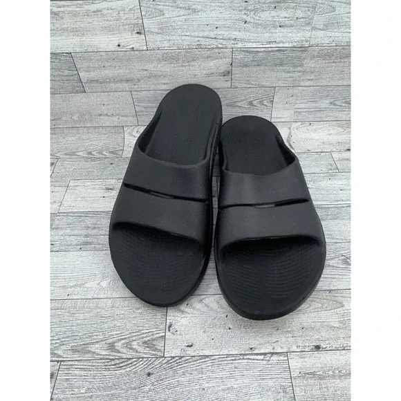 OOFOS OOahh Recovery Slides Black M10 W12 EU 43 Comfort Sandal