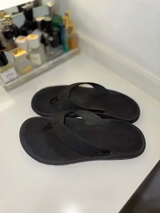 OluKai Ohana Men's Beach Sandals Black Size 11