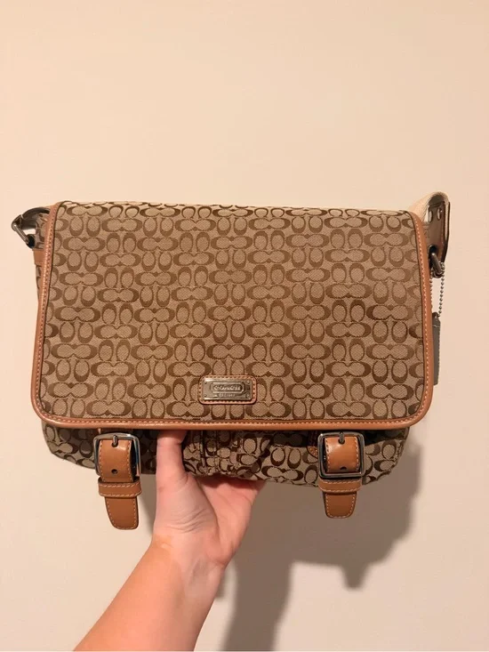 Vintage Coach Signature messenger bag
