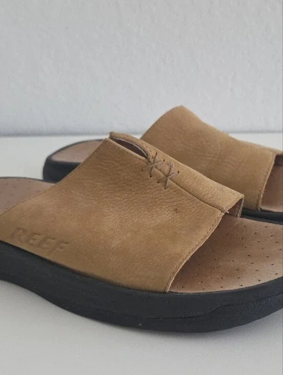 Reef Men’s Tan Slide Sandals with Black Outsole Size 9 Beach Casual Comfort