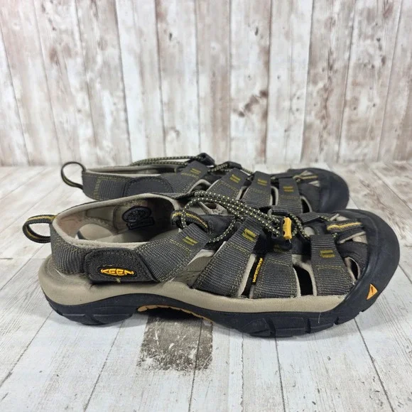 KEEN Newport H2‎ Mens 9.5 Waterproof Hiking Sandals Gray 1008399 Outdoor Shoes