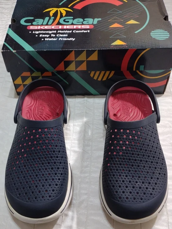 Skechers Men’s Navy and Red Clog
