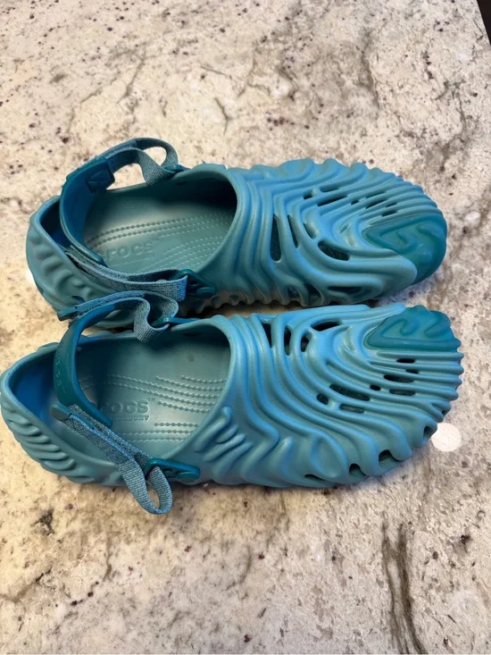 CROCS Turquoise Blue Wavey Water Shoes