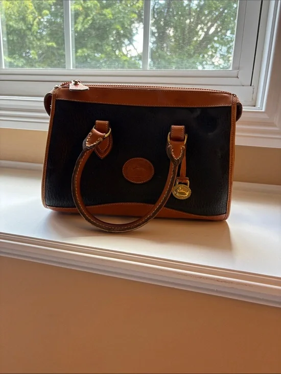 Dooney & Bourke - Vintage 90’s Navy Pebbled Leather Satchel - Nice Condition