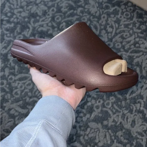 Yeezy YS-01 “Fudge” Slides size 11