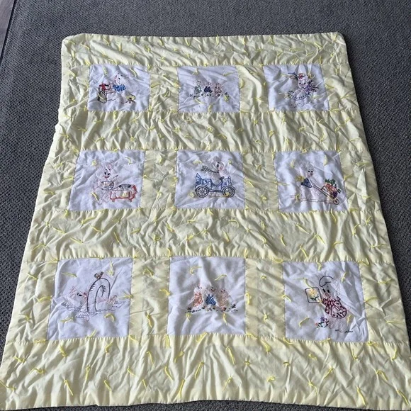 Vintage Baby Blanket Quilt. Pigs. Piggies.‎ 42 X 52. Yellow.