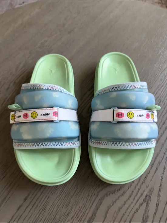Jordan x Balvin Slides