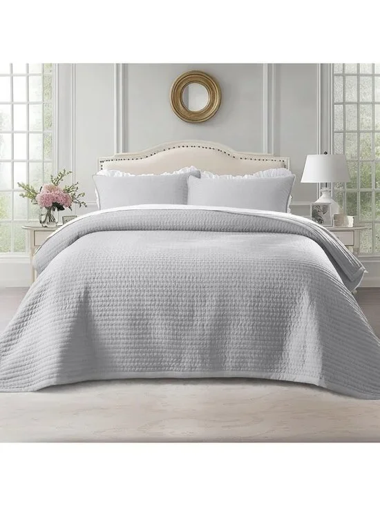 Soft Lightweight Oversized King Quilt Set 112x106, Cozy 3-Layer Bedding