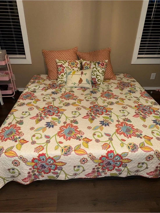 Floral Quilted Bedspread in Coral, Teal, and Green - Classic Home Bedding