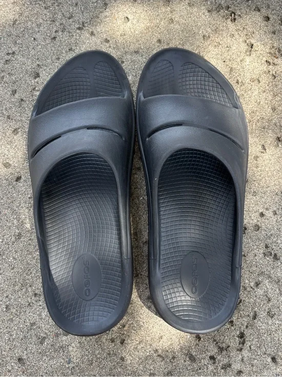 Oofos Unisex Recovery Slides