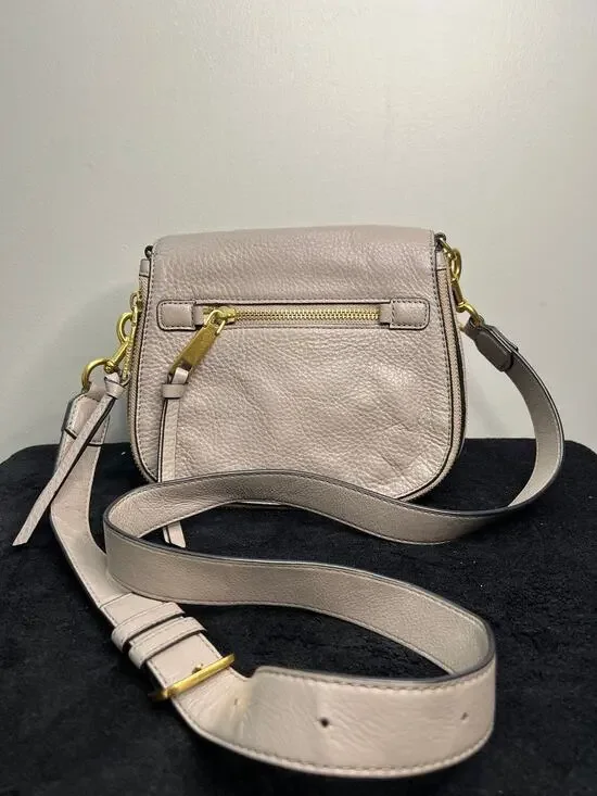 Marc Jacobs Recruit Nomad Pebbled Leather Saddle Crossbody Bag Taupe Gray