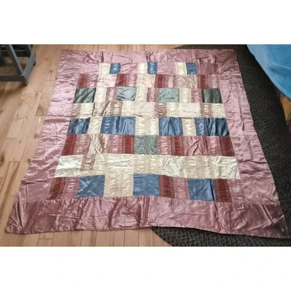 Antique Very Old‎ Estate Find Handmade Silk Satin Lap Bed Quilt 64x69