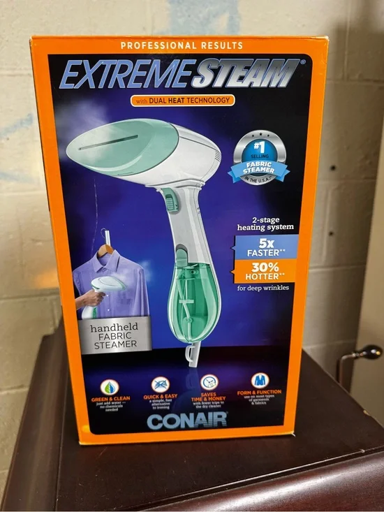 ExtremeSteam Handheld Fabric Steamer - Green