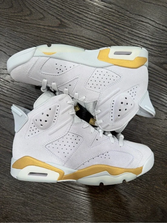 Women's Jordan 6 Retro 