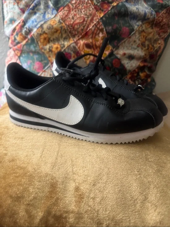 Nike Black and White Classic Cortez Style  Sneakers like new