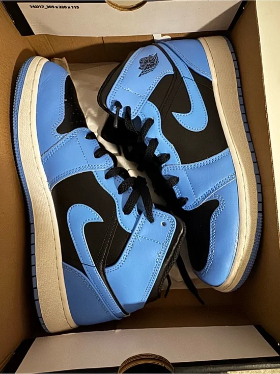 Jordan Air Jordan 1 Mid - Black / University Blue