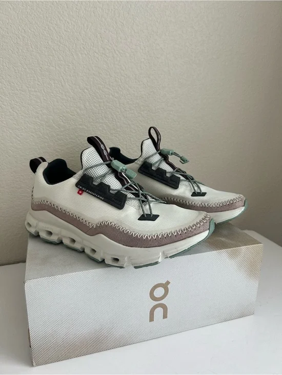 On Running women’s cloudaway Lace-Up Sneakers in White and Light Pink