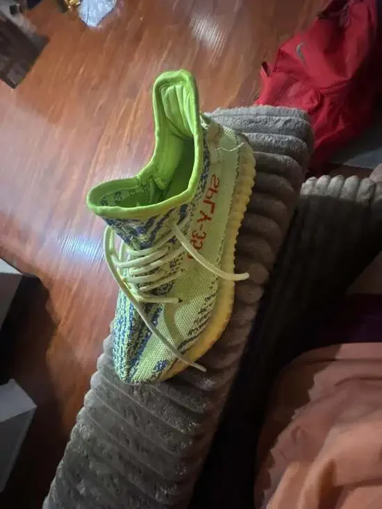 Adidas Yeezy Boost 350 V2 Semi Frozen Yellow B37572