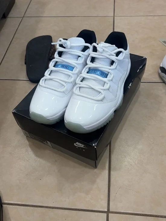 Nike White and Light Blue Men's Low-Top Sneakers