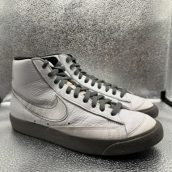 Size 9.5 Nike Blazer Mid 77 Sneakers Mens White Excellent 50 Years of Hip Hop