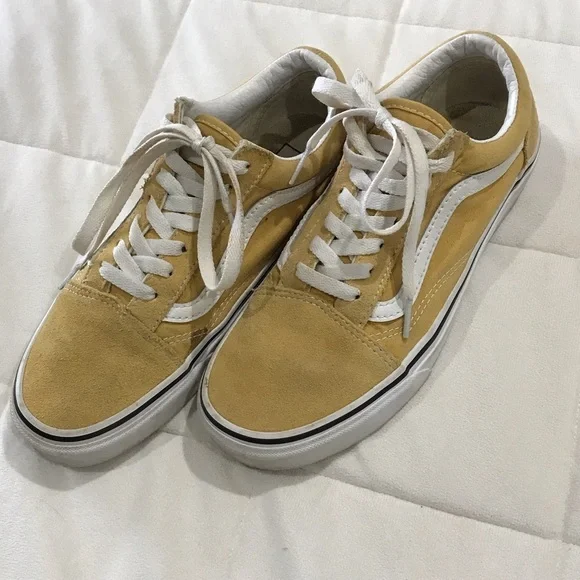 Vans Men's Mustard Suede Sneakers size 6