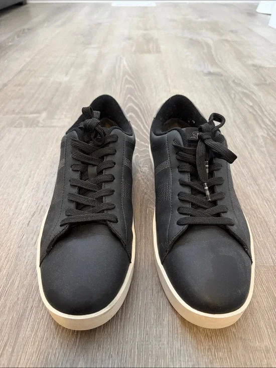 Ben Sherman Black Low-Top Sneakers with White Sole