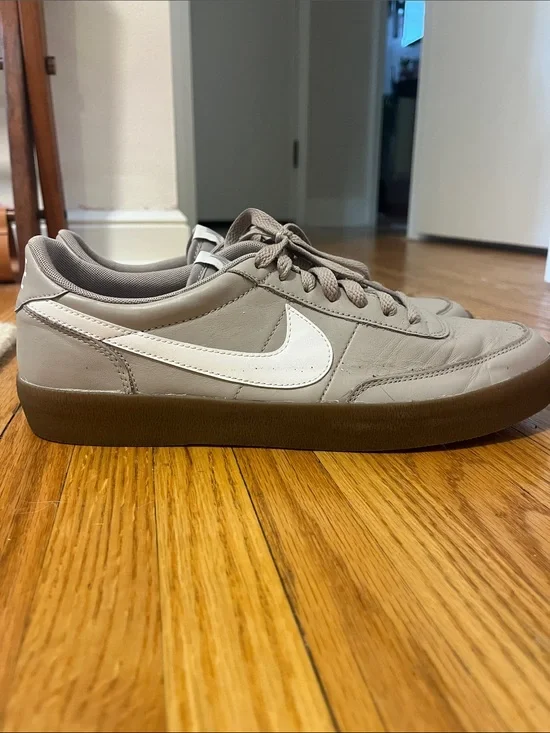Nike Men’s Taupe Low-Top Sneakers with White Swoosh and Brown Gum Sole