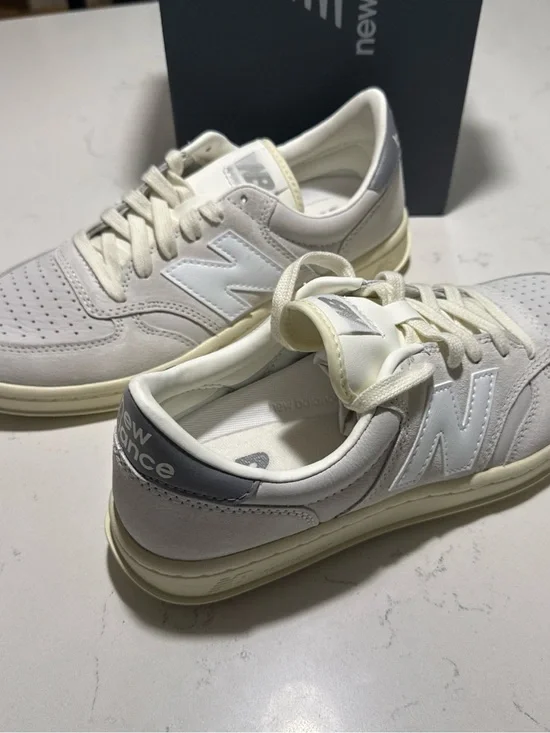 New Balance T500 Court Grey CT500PMG Men Size 8 / Women Size 9.5 Sneakers⁠