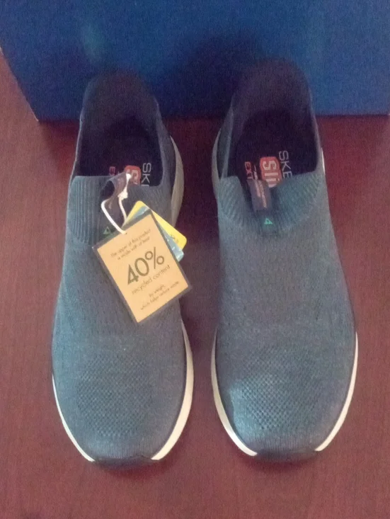 Skechers Men’s Slip-On Knit Sneakers in Deep Blue Sz 11 Extra Wide