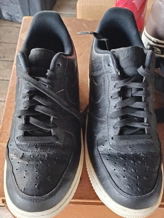 Nike Men’s Black Leather Low-Top Sneakers with Off-White Soles