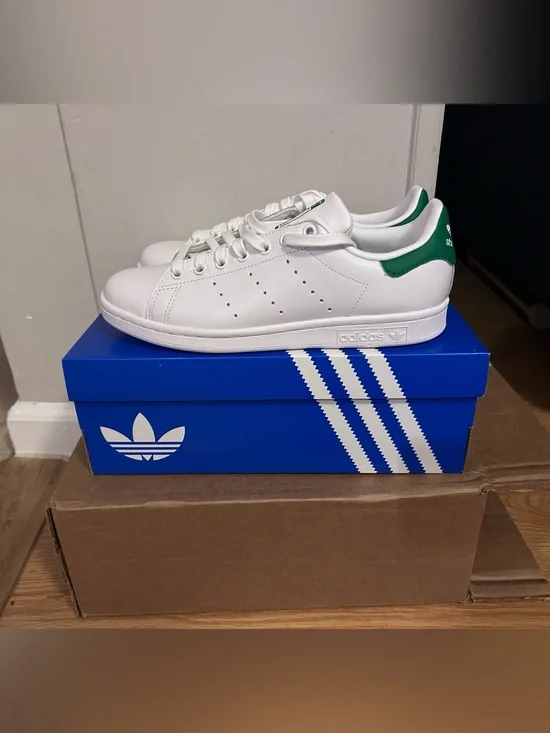 Stan Smith Adidas White Leather Sneakers with Green Heel