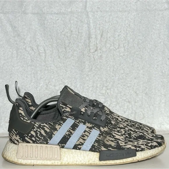 Adidas Mens NMD R1 Grey Four/Linen White Running Athletic Sneakers Shoes SZ 12