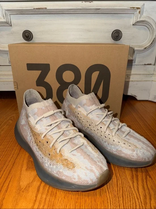 Adidas  Men’s Yeezy Boost 380  Size US 11