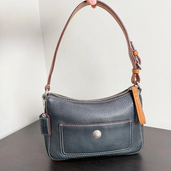VTG Coach 8E96 Black Pebbled Leather Hobo Small Shoulder Bag Pink Lining **READ