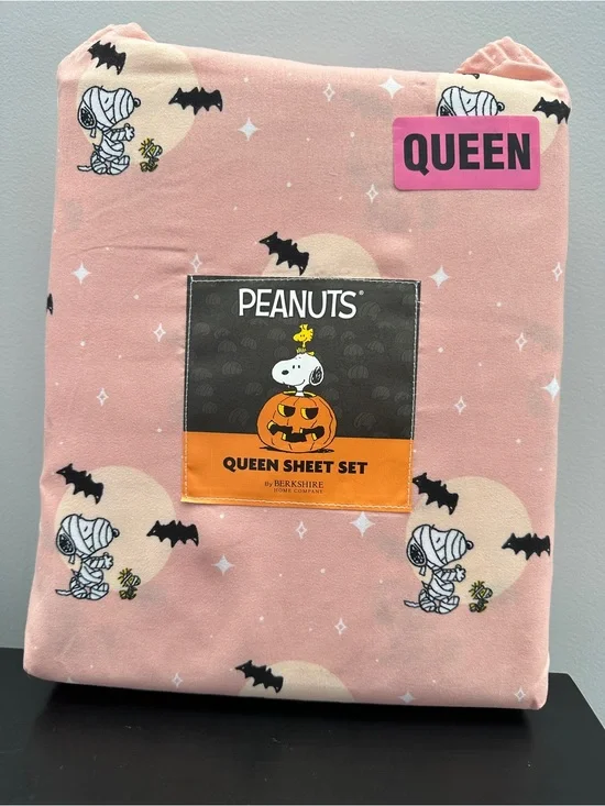 Peanuts Kids Pink Halloween Mummy Snoopy sheet Set Queen