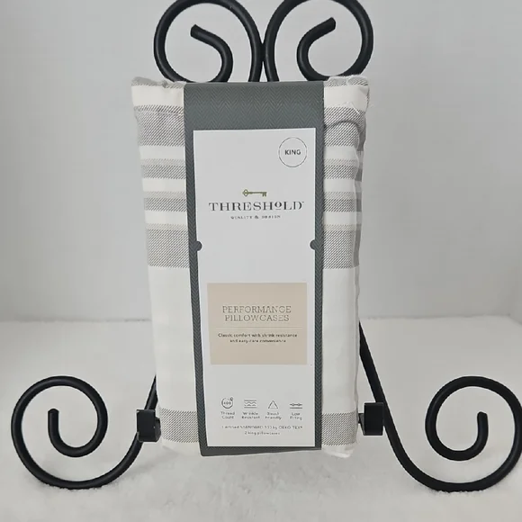 Threshold Performance NWT Plaid Gray Cream White Cotton King Pillowcases