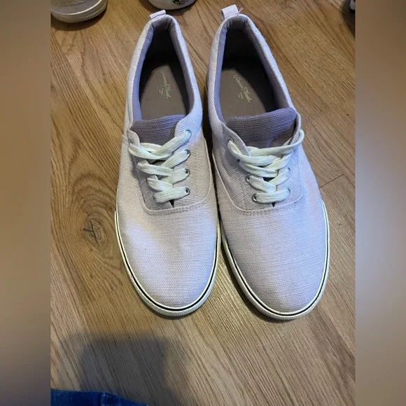 Universal Thread Lavender Canvas Sneakers