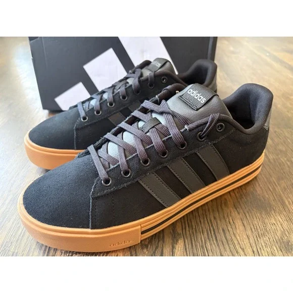 Adidas Daily 4.0 Mens 9 Womens 10 Core Black Carbon Gum JH6930 Sneakers