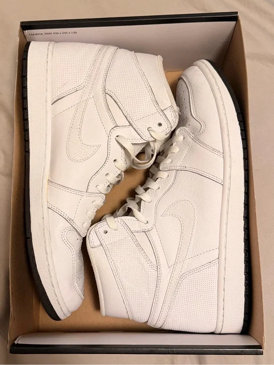 Nike Air Jordan 1 Retro High OG - White/Black