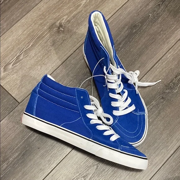 NWOT! UNLTD Blue High-Top‎ Sneakers
